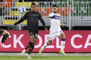 Venezia đánh bại Fiorentina với tỷ số tối thiểu 1 - 0