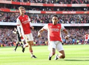 Pháo Thủ bị Crystal Palace cầm hòa với tỷ số 2 - 2