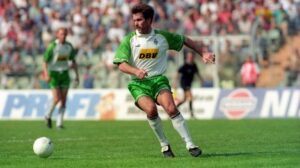 Thống kê những cầu thủ ra sân nhiều nhất tại Bundesliga