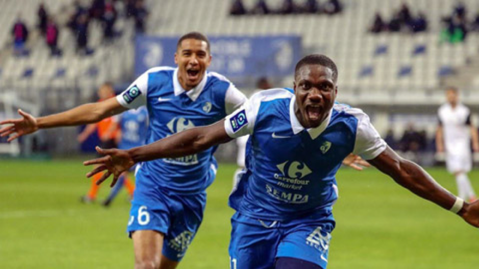 Soi kèo Grenoble vs Nimes lúc 00h00 ngày 07/01 - FRANCE