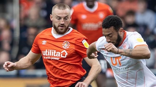 Soi kèo Luton vs Blackpool lúc 21h00 10/04 - Hạng Nhất Anh