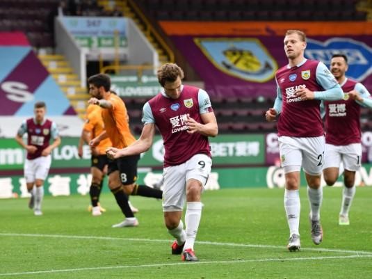Soi kèo Wolves vs Burnley lúc 02h30 6/12 - Premier League