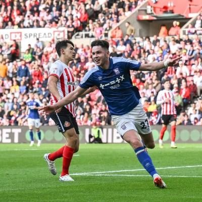Soi kèo Ipswich Town vs Sunderland lúc 00h30 ngày 14/1 - EFL