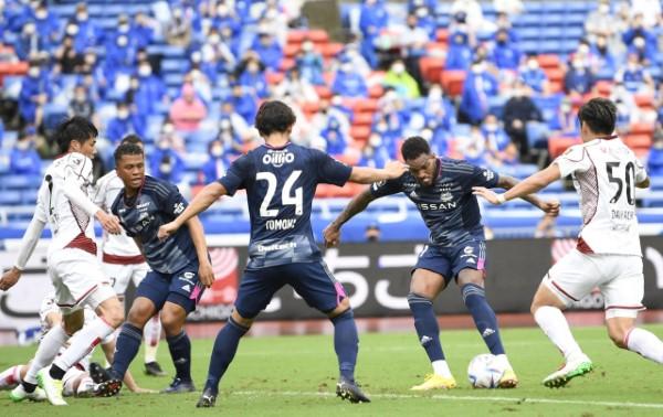 Soi kèo Marinos vs Kashiwa lúc 17h00 ngày 14/5 - J League