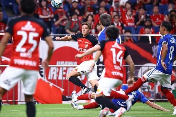 Soi kèo Yokohama FC vs Urawa Reds lúc 16h00 9/8 - J League